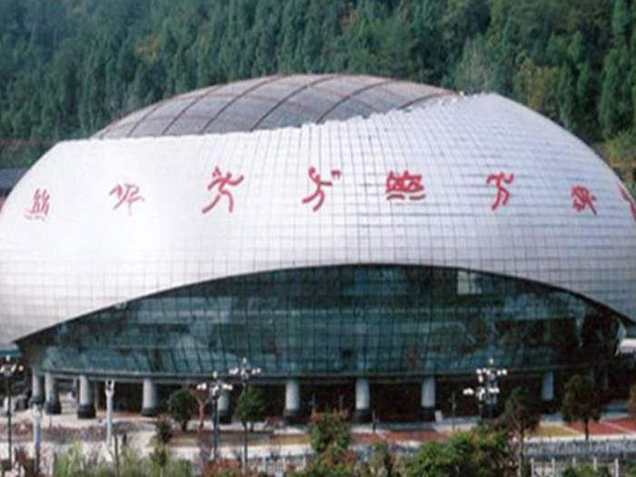 江油体育中心球形网架加工安装